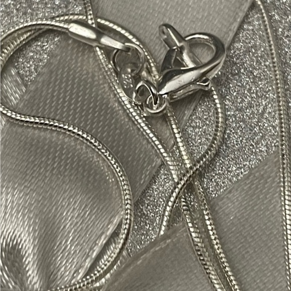 FASHION DIOR SILVER LOGO PULL CHARM ON 18β STERLING SILVER CHAIN - Picture 5 of 5